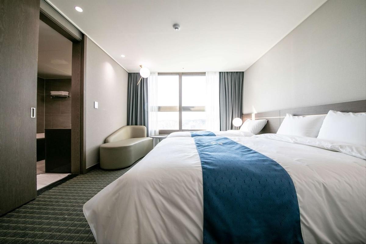 Готель Golden Tulip Essential Namgang Чінджу Екстер'єр фото