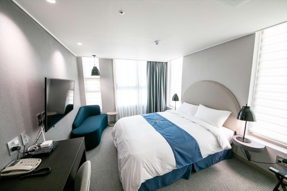 Готель Golden Tulip Essential Namgang Чінджу Екстер'єр фото