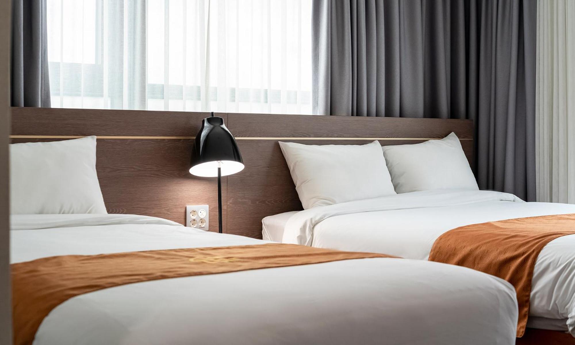 Готель Golden Tulip Essential Namgang Чінджу Екстер'єр фото